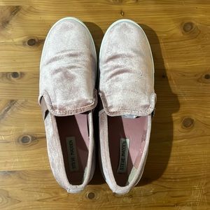 Steve Madden casual shoe